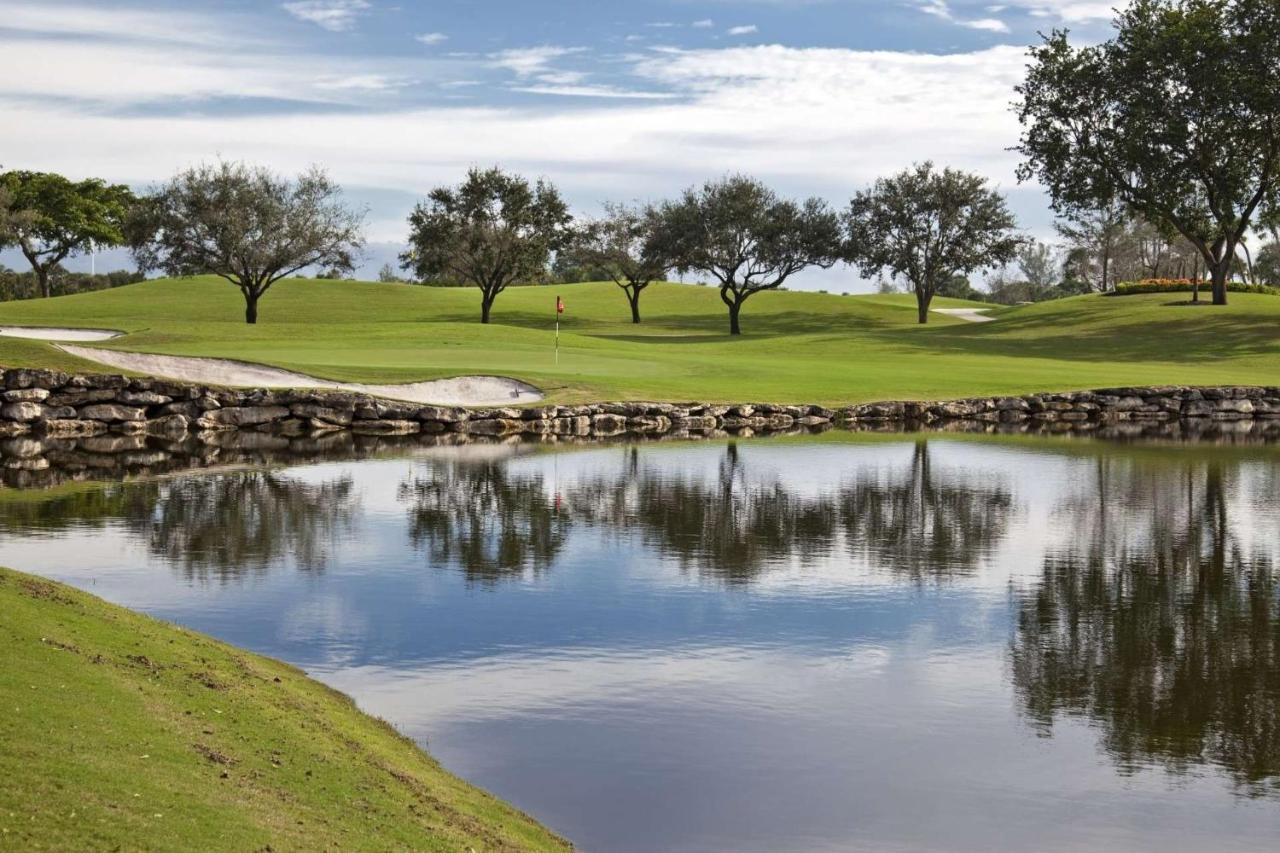 Golf And Tennis Community-Lakeview Oasis-Private Patio Villa Wesley Chapel Exterior photo